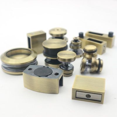 Rahmloses Schiebetürsystem SS304 mit polnischen Goldwalzen und Gestaltungsstil ohne Rahmen