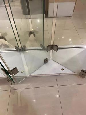 Zinklegierte Glas-Hardware Schiebe-Faltbare Rahmenlose Verglasungssysteme Innere Zweifel Tür